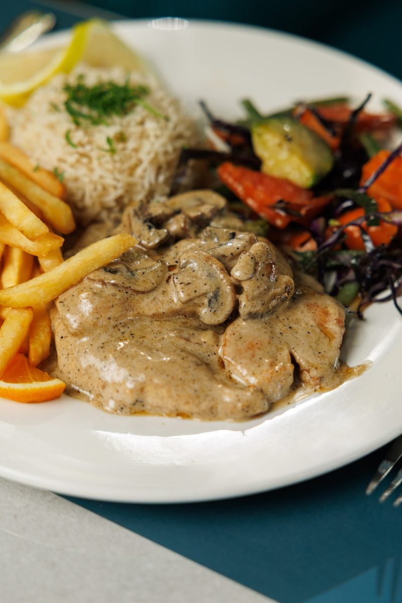 وجبة شرحات دجاج ألفريدو